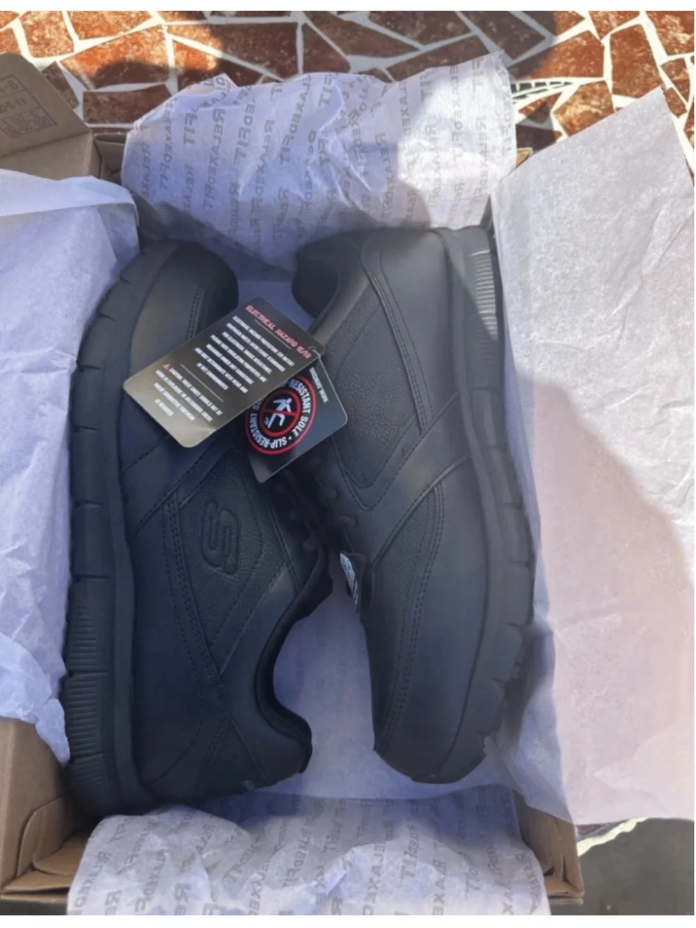 Men's Skechers Relaxed Fit Slip Resistant Shoes Size 11.5 Black